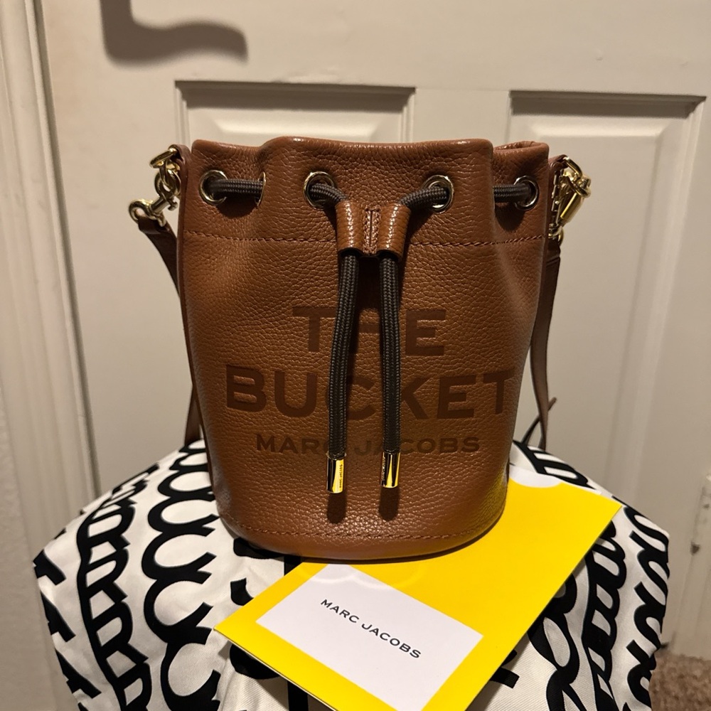 Marc Jacobs Tan Pebbled Leather 'The Bucket' Crossbody Bag with Gold Hardware